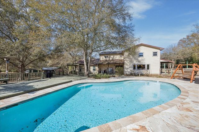 640 Piney Creek Road, Bellville, TX 77418