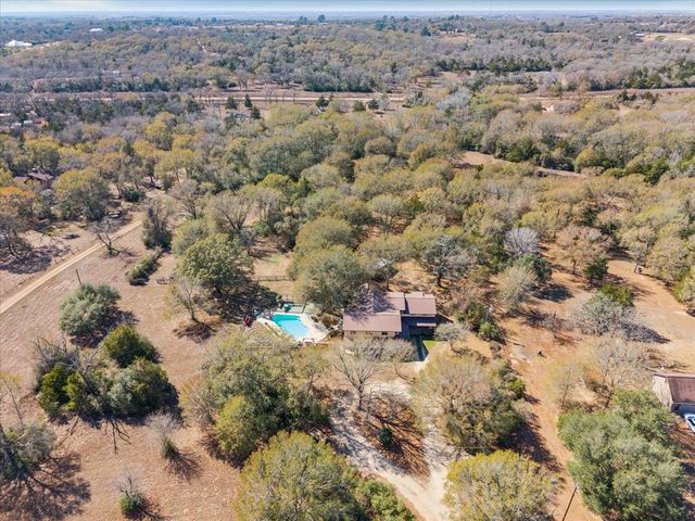 640 Piney Creek Road, Bellville, TX 77418