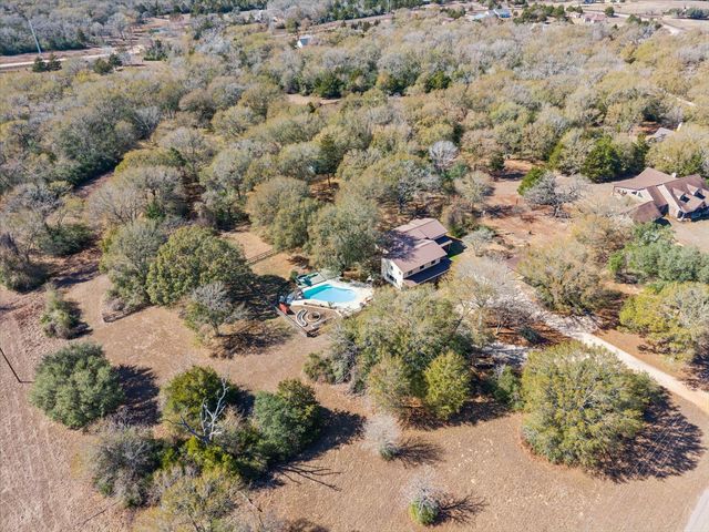 640 Piney Creek Road, Bellville, TX 77418