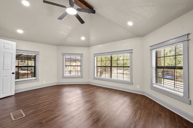 602 SE 18th Street, Mineral Wells, TX 76067