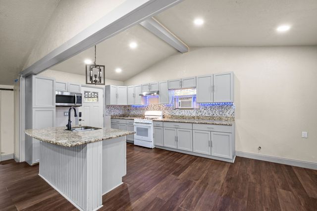 602 SE 18th Street, Mineral Wells, TX 76067