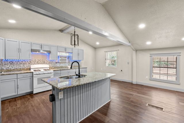 602 SE 18th Street, Mineral Wells, TX 76067