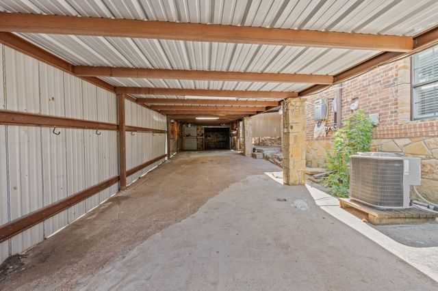 602 SE 18th Street, Mineral Wells, TX 76067