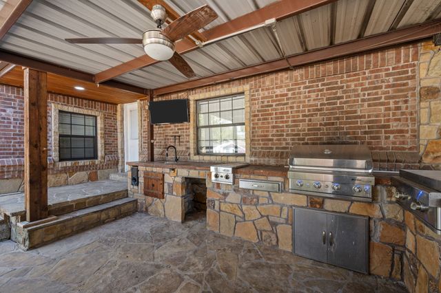 602 SE 18th Street, Mineral Wells, TX 76067