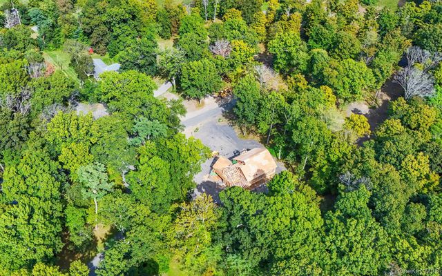 66 County House Road, Millbrook, NY 12545