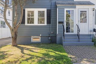 73 Bay State Rd, Quincy, MA 02171