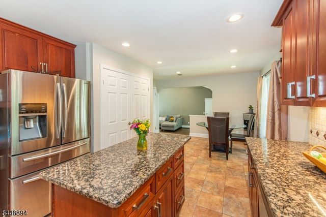 6 Patty Ln, Randolph Twp., NJ 07869