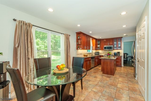 6 Patty Ln, Randolph Twp., NJ 07869
