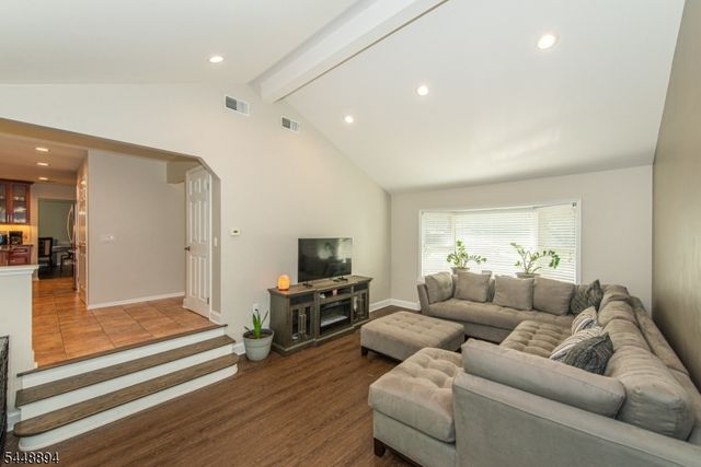 6 Patty Ln, Randolph Twp., NJ 07869