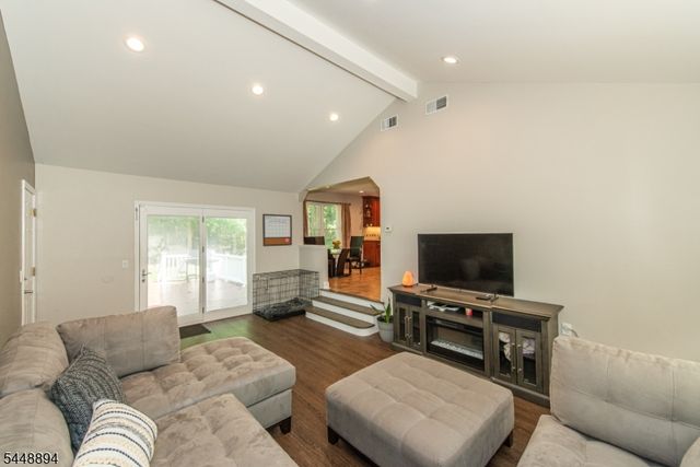 6 Patty Ln, Randolph Twp., NJ 07869