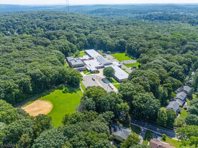 6 Patty Ln, Randolph Twp., NJ 07869