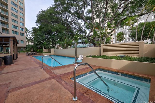 1314 Kalakaua Avenue 312, Honolulu, HI 96826