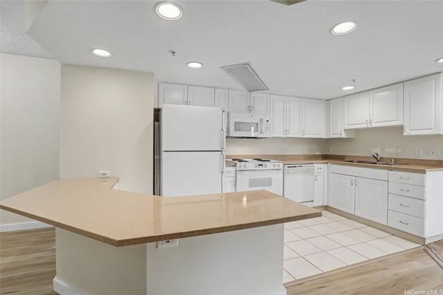 1314 Kalakaua Avenue 312, Honolulu, HI 96826