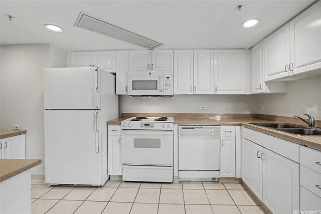 1314 Kalakaua Avenue 312, Honolulu, HI 96826