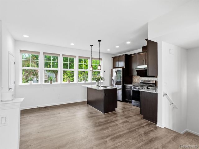 5927 Picall Drive, Troy, MI 48098