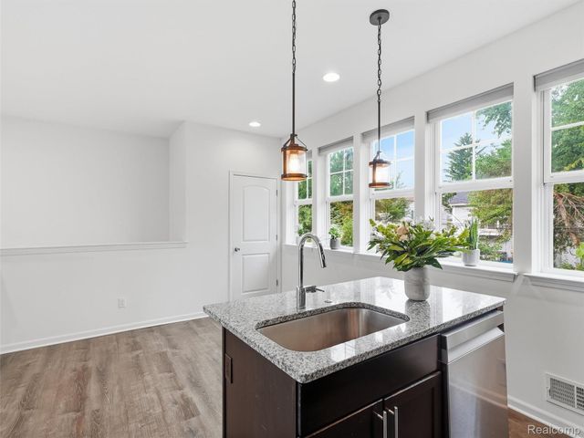 5927 Picall Drive, Troy, MI 48098
