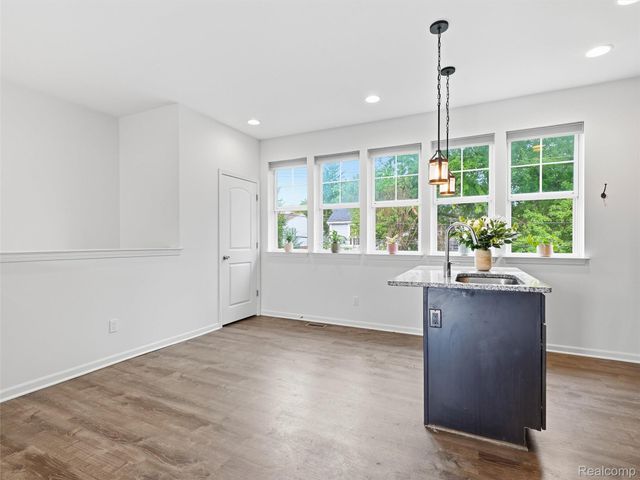 5927 Picall Drive, Troy, MI 48098