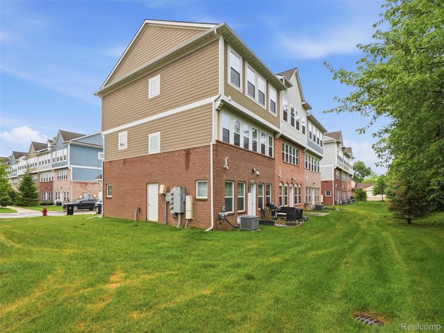 5927 Picall Drive, Troy, MI 48098