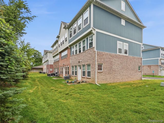 5927 Picall Drive, Troy, MI 48098