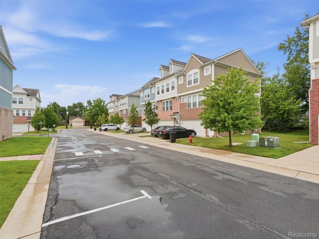5927 Picall Drive, Troy, MI 48098