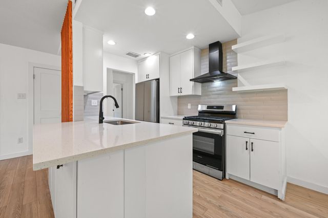 2313 Lakehurst DR, Austin, TX 78744