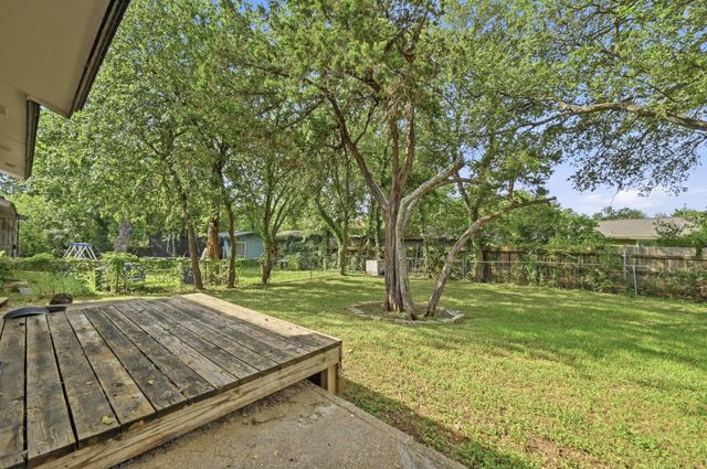 2313 Lakehurst DR, Austin, TX 78744