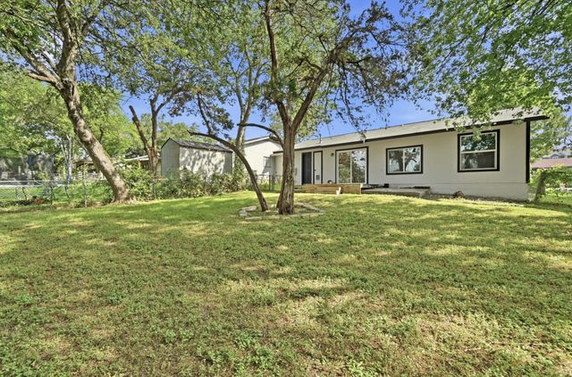 2313 Lakehurst DR, Austin, TX 78744