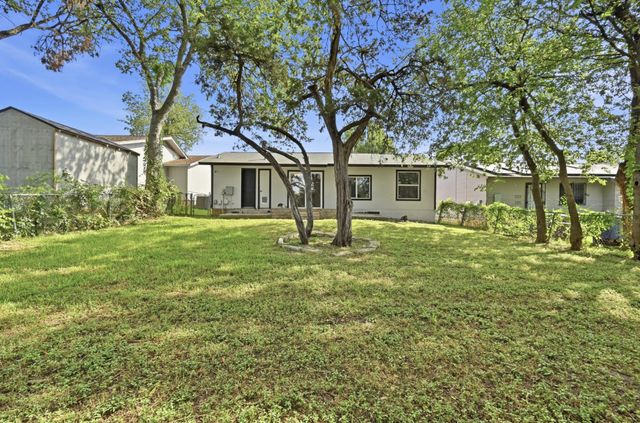 2313 Lakehurst DR, Austin, TX 78744