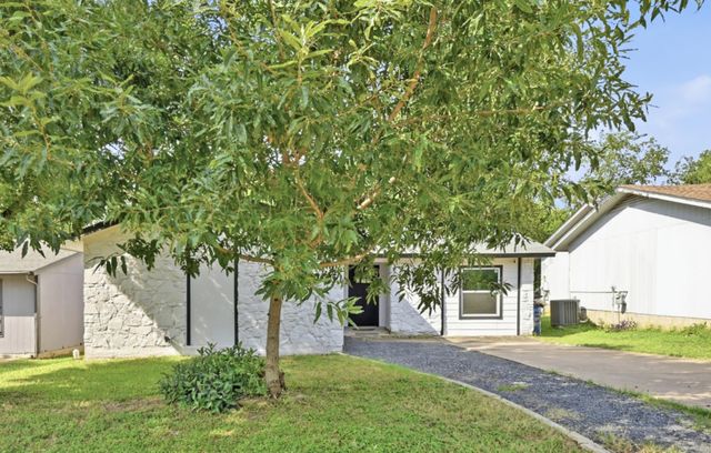 2313 Lakehurst DR, Austin, TX 78744