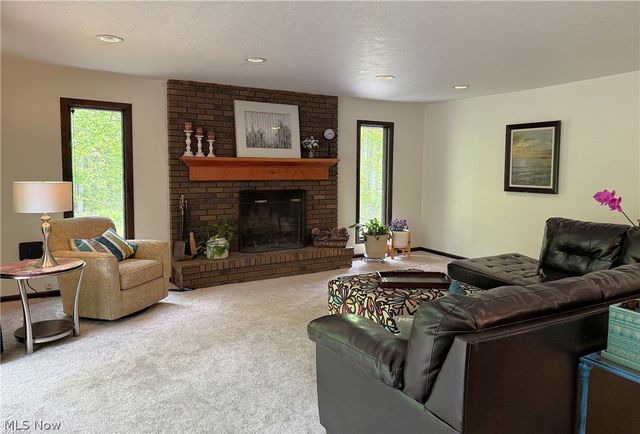 9350 Hidden Lake Drive, Chesterland, OH 44026