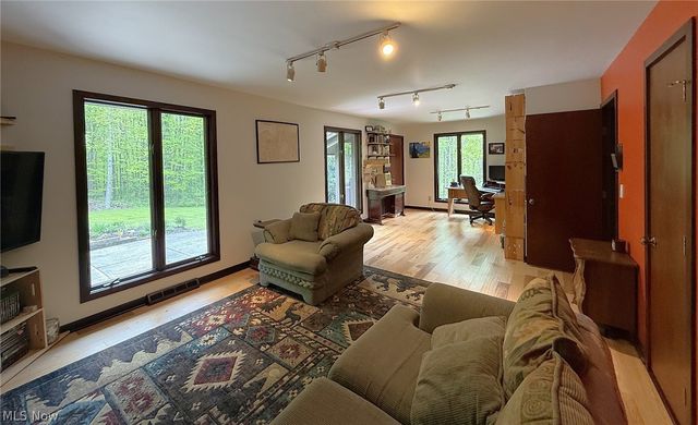 9350 Hidden Lake Drive, Chesterland, OH 44026
