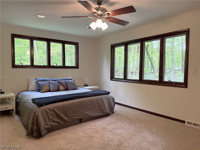 9350 Hidden Lake Drive, Chesterland, OH 44026