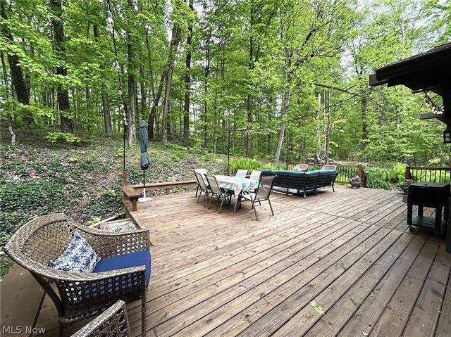 9350 Hidden Lake Drive, Chesterland, OH 44026