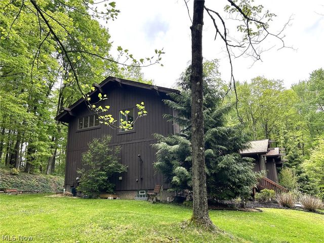 9350 Hidden Lake Drive, Chesterland, OH 44026