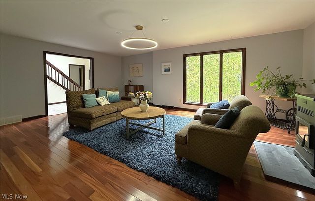9350 Hidden Lake Drive, Chesterland, OH 44026