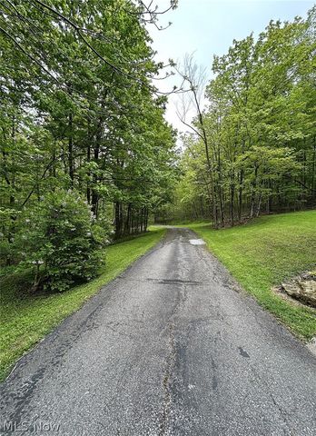 9350 Hidden Lake Drive, Chesterland, OH 44026