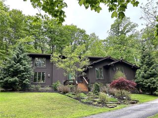 9350 Hidden Lake Drive, Chesterland, OH 44026