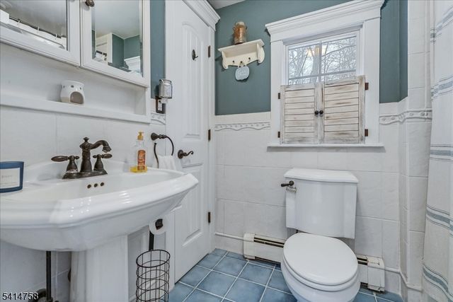 17 Rosemont Ave, West Milford Twp., NJ 07480