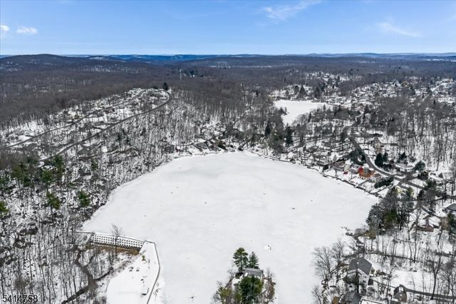 17 Rosemont Ave, West Milford Twp., NJ 07480