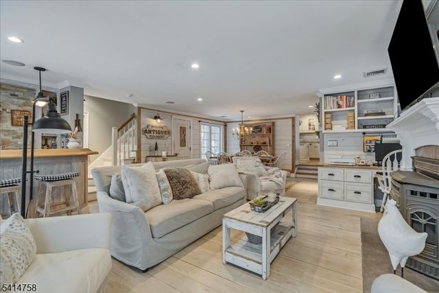 17 Rosemont Ave, West Milford Twp., NJ 07480