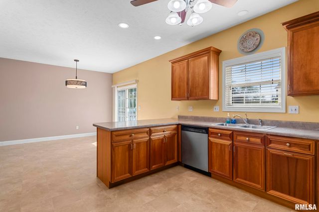 1620 Chancelor Place, Chatham, IL 62629