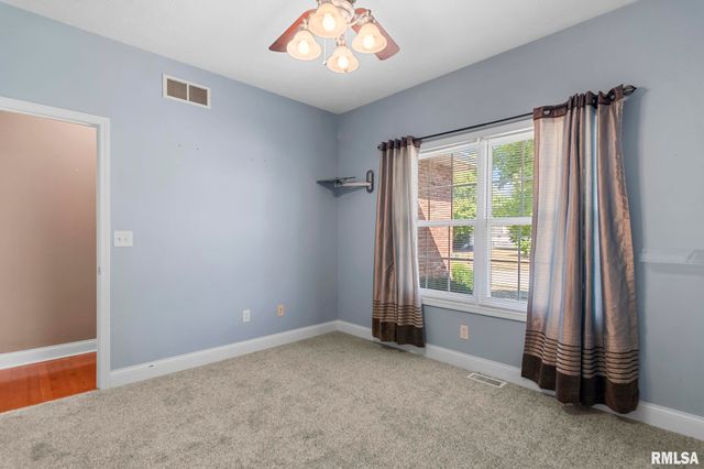 1620 Chancelor Place, Chatham, IL 62629