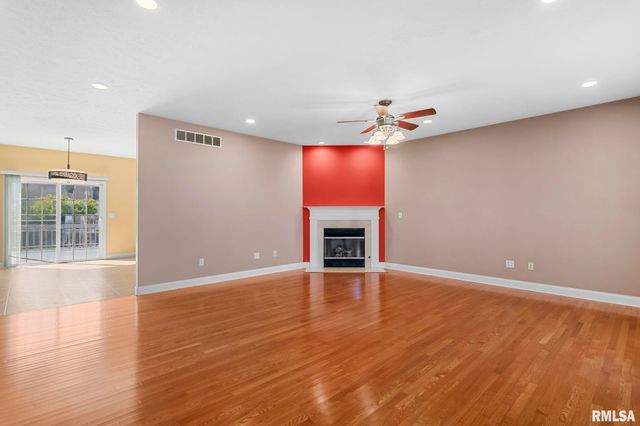 1620 Chancelor Place, Chatham, IL 62629