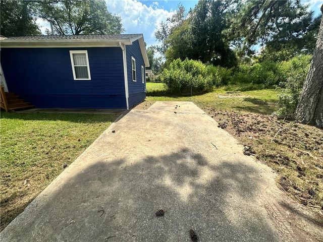 660 Cedar NW Avenue, Atlanta, GA 30318