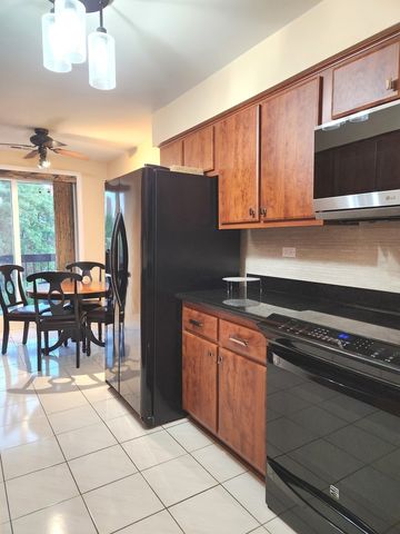 8001 W Courte Drive 310, Niles, IL 60714