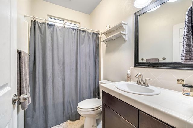 3237 Bellaire Avenue, Clovis, CA 93619