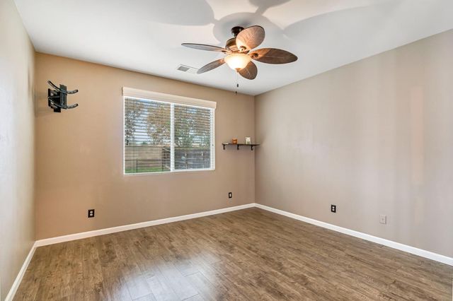 3237 Bellaire Avenue, Clovis, CA 93619