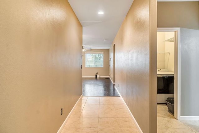 3237 Bellaire Avenue, Clovis, CA 93619