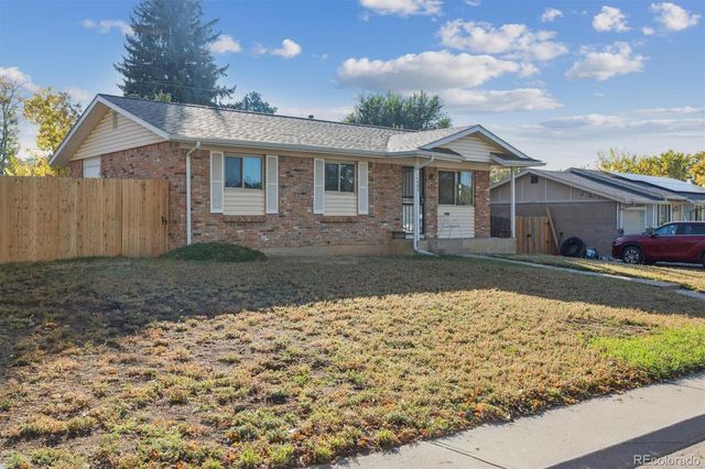842 S Worchester Street, Aurora, CO 80012