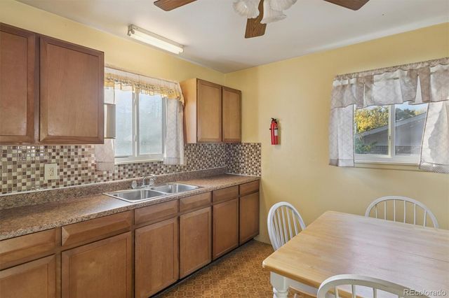 842 S Worchester Street, Aurora, CO 80012